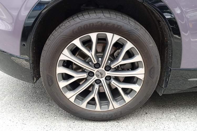 Used Nio EC6 2025 75 kWh Right Rear Wheel Hub