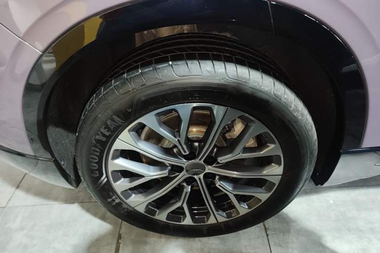 Used Nio EC6 2025 100 kWh Right Rear Wheel Hub