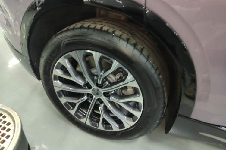 Used Nio EC6 2025 75 kWh Right Rear Wheel Hub