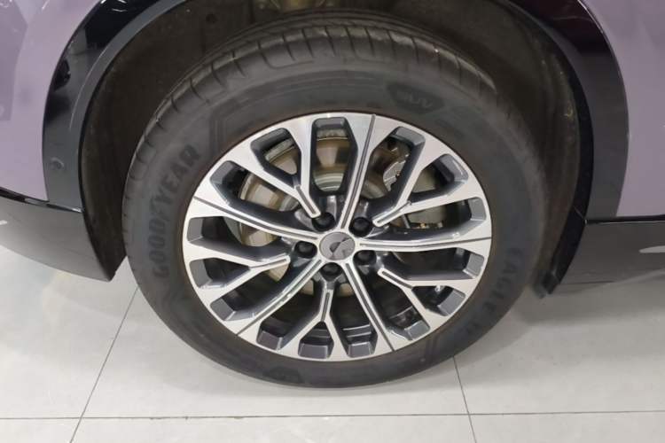 Used Nio EC6 2025 75 kWh Right Rear Wheel Hub