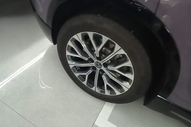 Used Nio EC6 2025 75 kWh Right Rear Wheel Hub