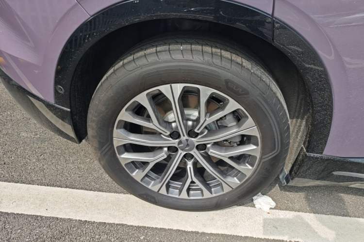 Used Nio EC6 2025 75 kWh Right Rear Wheel Hub