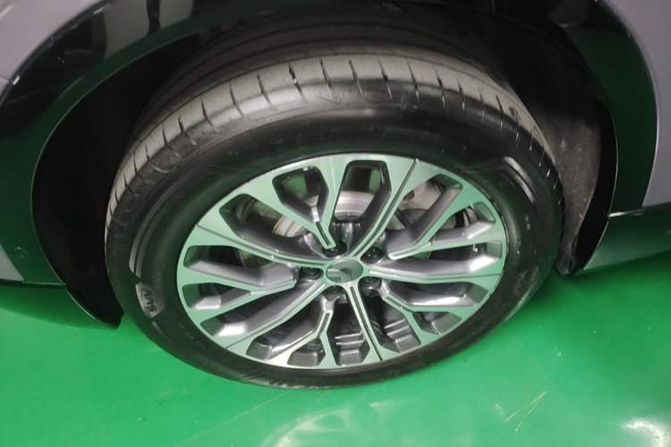 Used Nio EC6 2025 75 kWh Right Rear Wheel Hub