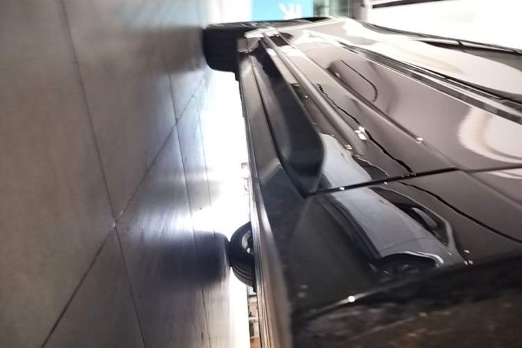 Used Nio EC6 2025 75 kWh Right Side Sill