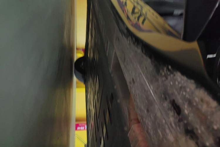 Used Nio EC6 2025 75 kWh Right Side Sill