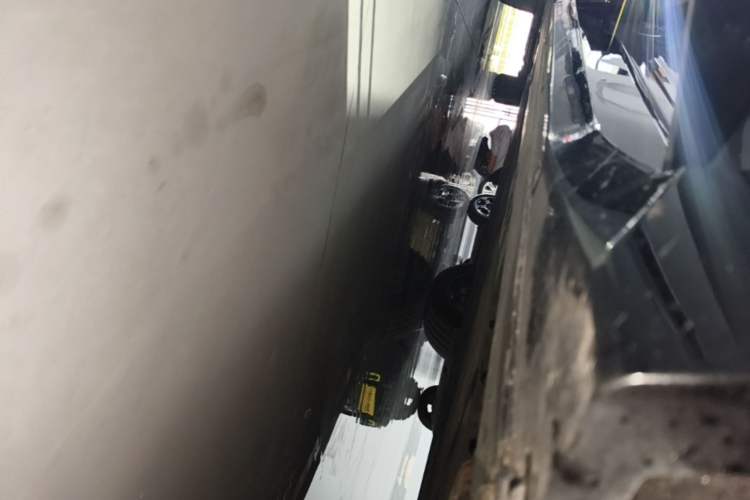 Used Nio EC6 2025 75 kWh Right Side Sill