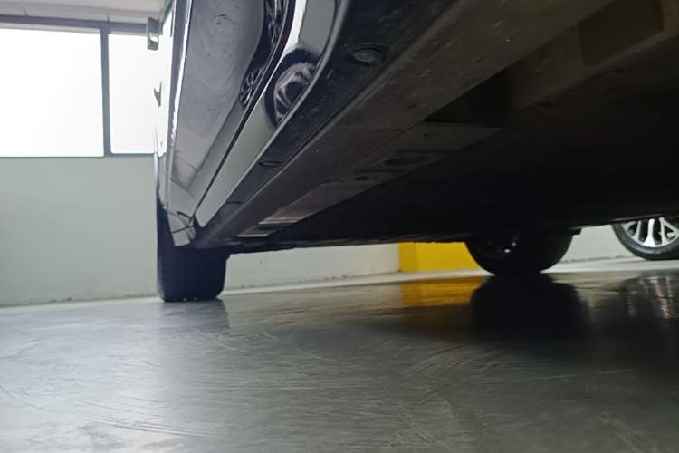 Used Nio EC6 2025 75 kWh Right Side Sill