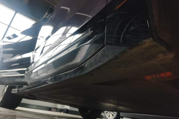 Used Nio EC6 2025 75 kWh Right Side Sill