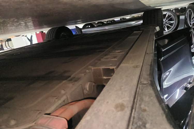 Used Nio EC6 2025 75 kWh Right Side Sill