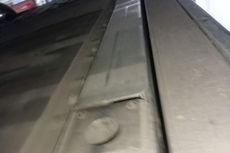 Used Nio EC6 2025 75 kWh Right Side Sill