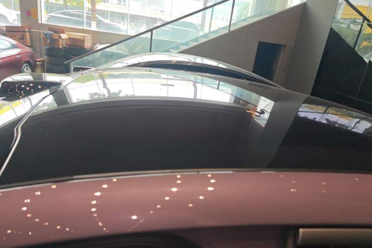 Used Nio EC6 2025 75 kWh Roof