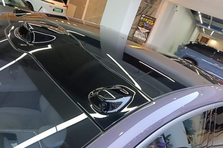 Used Nio EC6 2025 75 kWh Roof