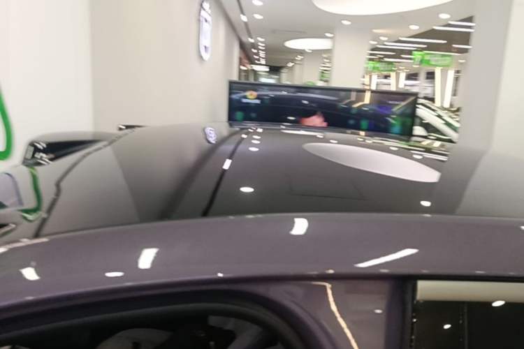 Used Nio EC6 2025 75 kWh Roof
