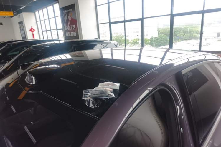Used Nio EC6 2025 75 kWh Roof