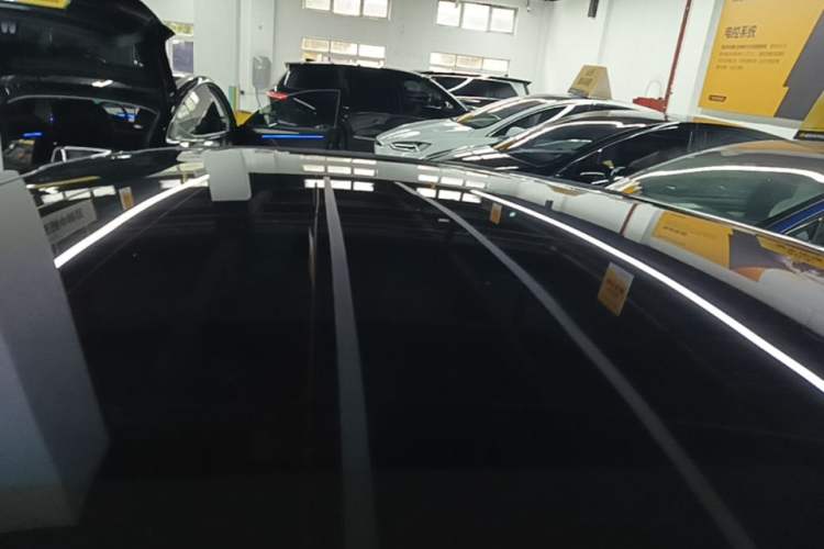 Used Nio EC6 2025 75 kWh Roof