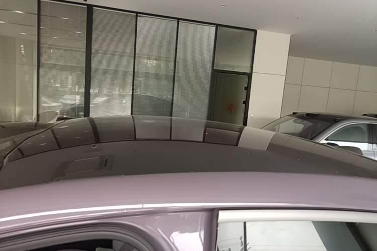 Used Nio EC6 2025 75 kWh Roof