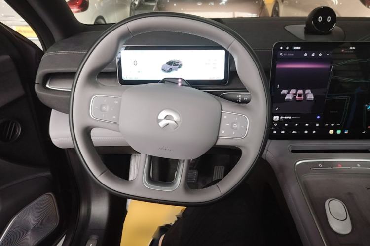 Used Nio EC6 2025 75 kWh Steering Wheel