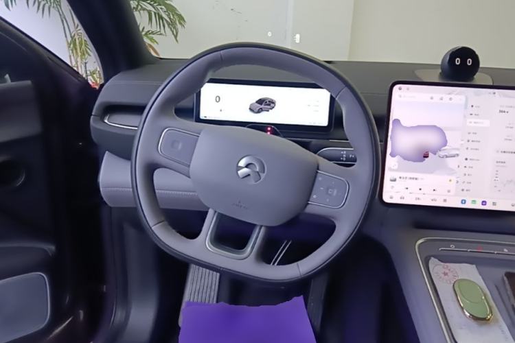 Used Nio EC6 2025 75 kWh Steering Wheel