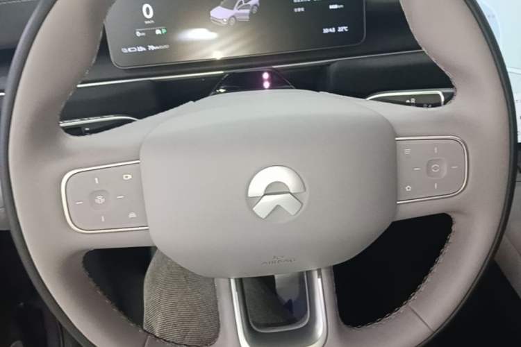 Used Nio EC6 2025 75 kWh Steering Wheel