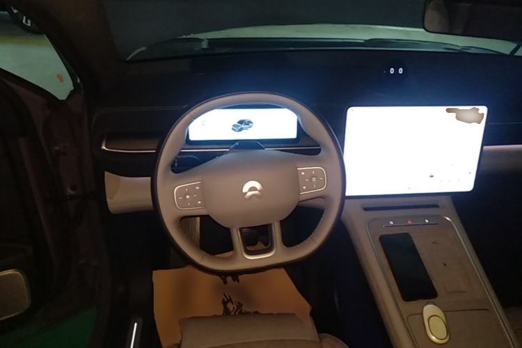 Used Nio EC6 2025 75 kWh Steering Wheel