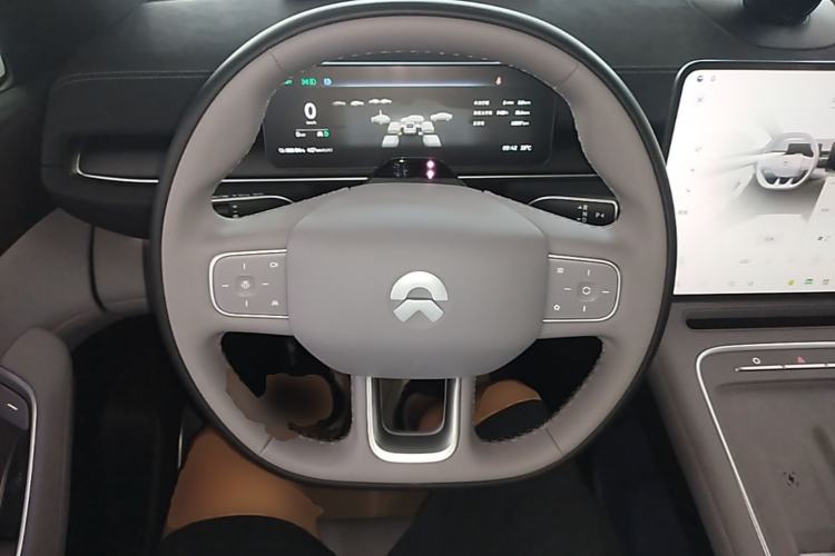 Used Nio EC6 2025 75 kWh Steering Wheel