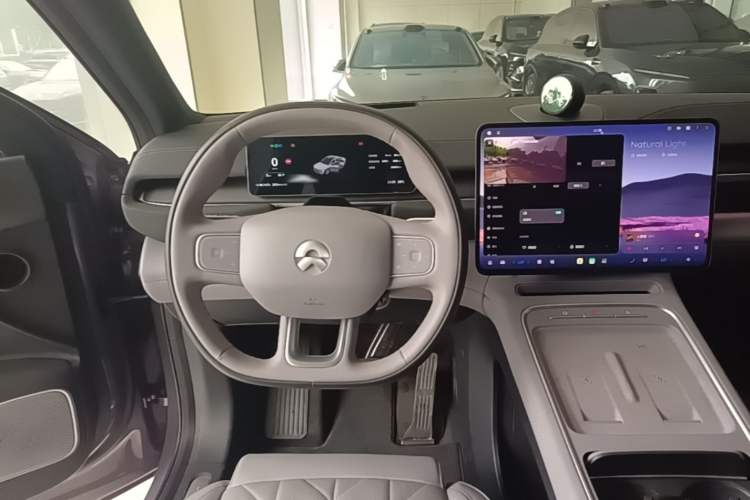Used Nio EC6 2025 75 kWh Steering Wheel