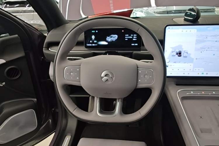 Used Nio EC6 2025 75 kWh Steering Wheel