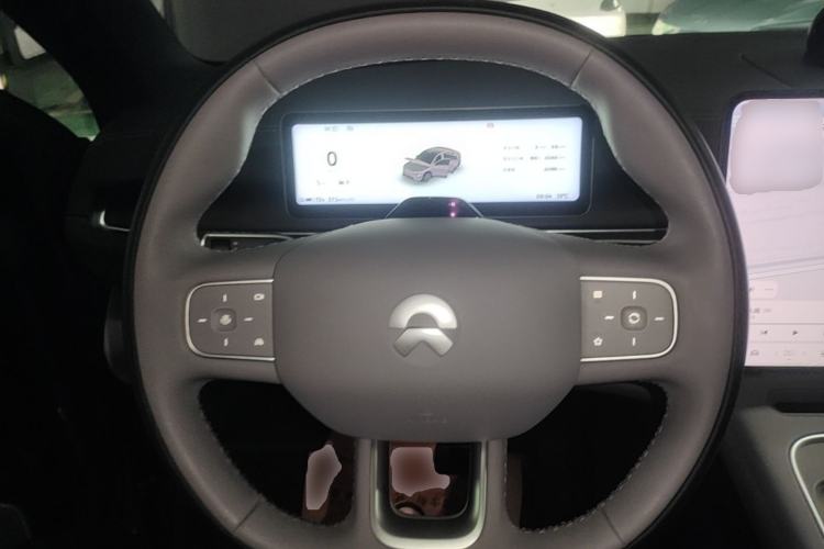 Used Nio EC6 2025 75 kWh Steering Wheel