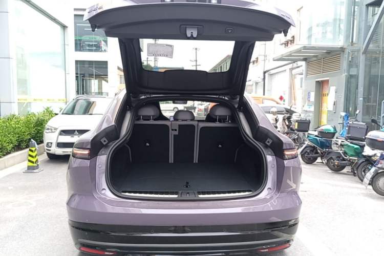 Used Nio EC6 2025 75 kWh Trunk