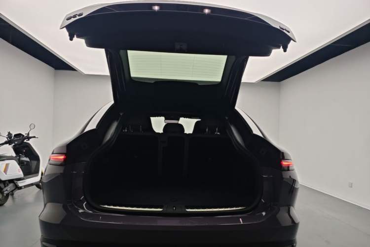 Used Nio EC6 2025 75 kWh Trunk