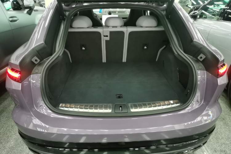 Used Nio EC6 2025 75 kWh Trunk