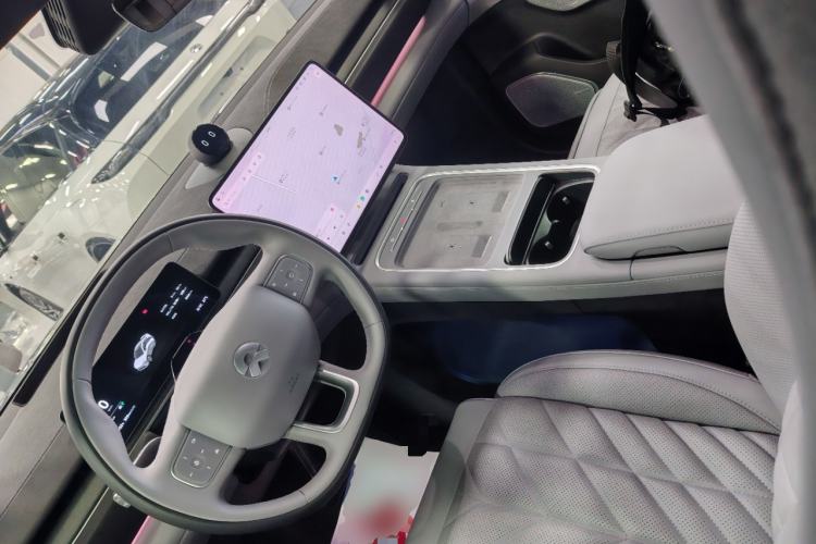 Used Nio EC6 2025 75 kWh Center Console