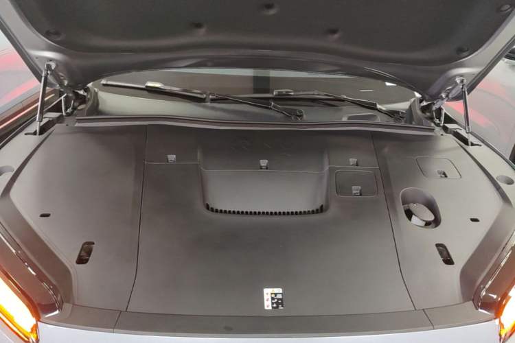 Used Nio EC6 2025 75 kWh Engine Bay