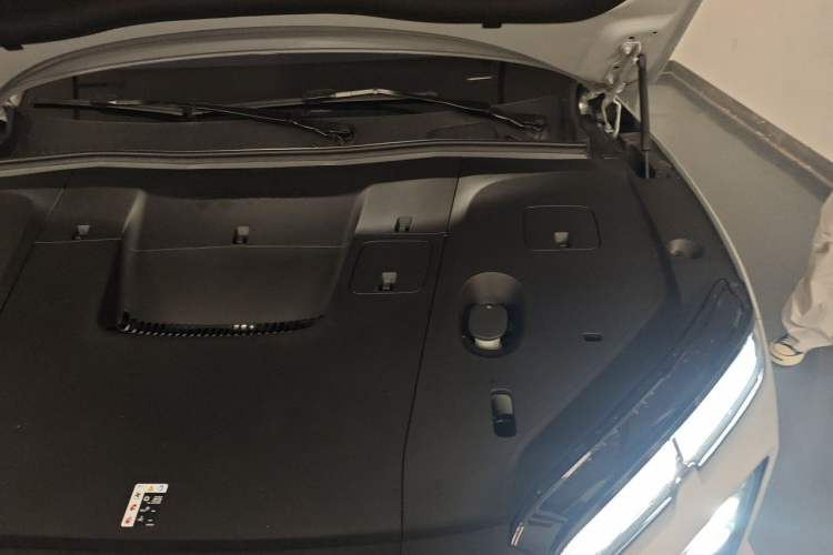 Used Nio EC6 2025 75 kWh Engine Bay Left