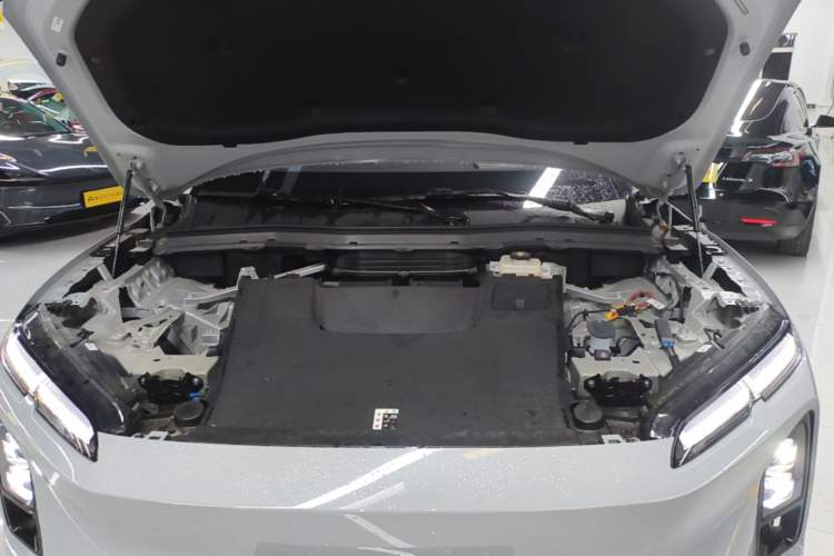 Used Nio EC6 2025 75 kWh Engine Bay