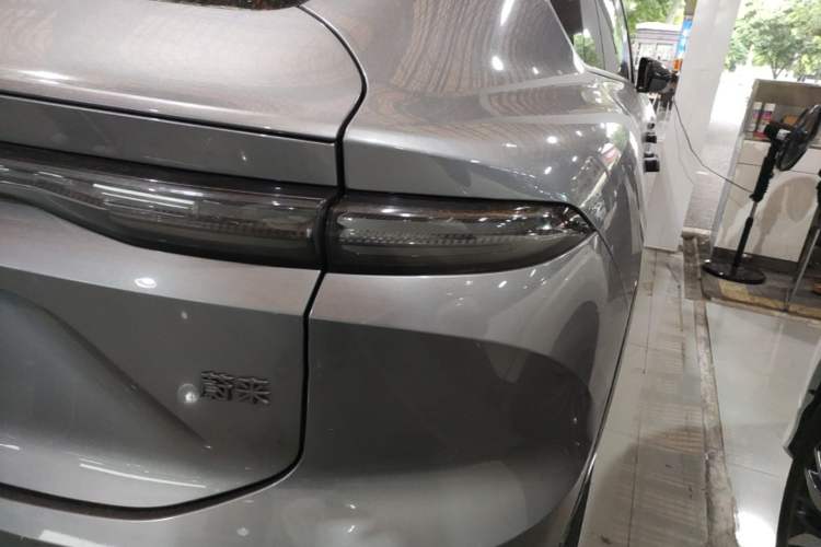 Used Nio EC6 2025 75 kWh Exterior 3