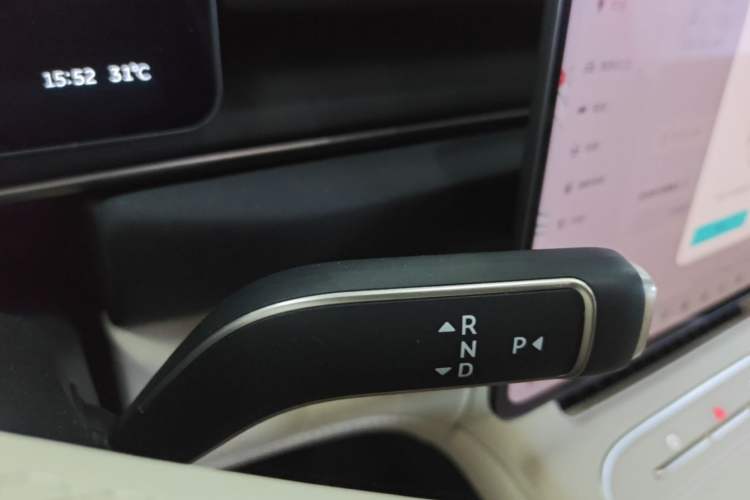 Used Nio EC6 2025 75 kWh Gear Lever