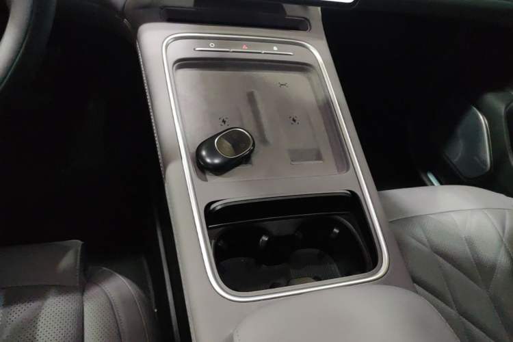 Used Nio EC6 2025 75 kWh Gear Lever