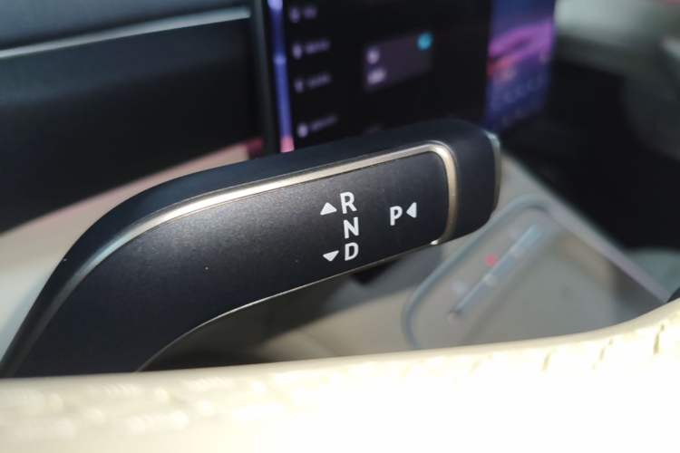 Used Nio EC6 2025 75 kWh Gear Lever