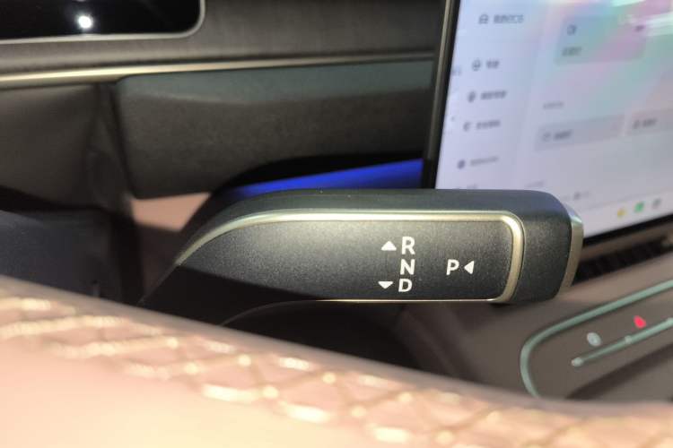 Used Nio EC6 2025 75 kWh Gear Lever