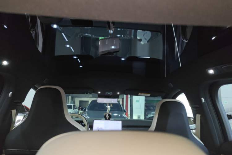 Used Nio EC6 2025 75 kWh Headliner