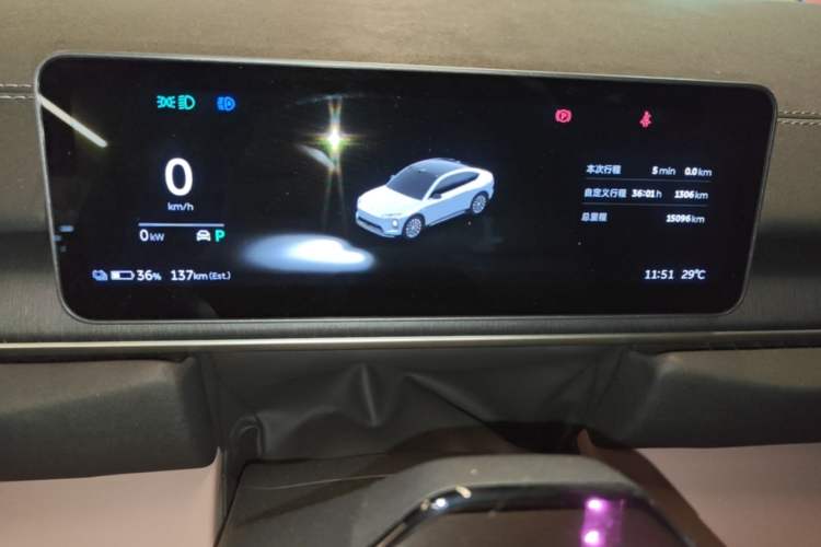 Used Nio EC6 2025 75 kWh Instrument Cluster