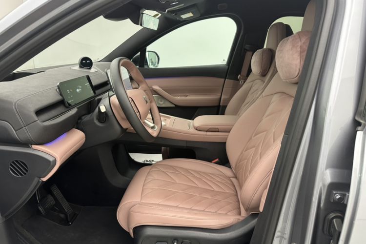 Used Nio EC6 2025 75 kWh Interior 4