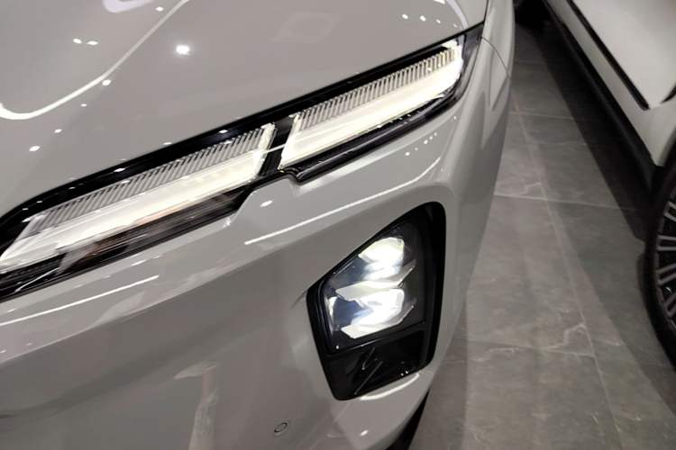 Used Nio EC6 2025 75 kWh Left Front Headlight