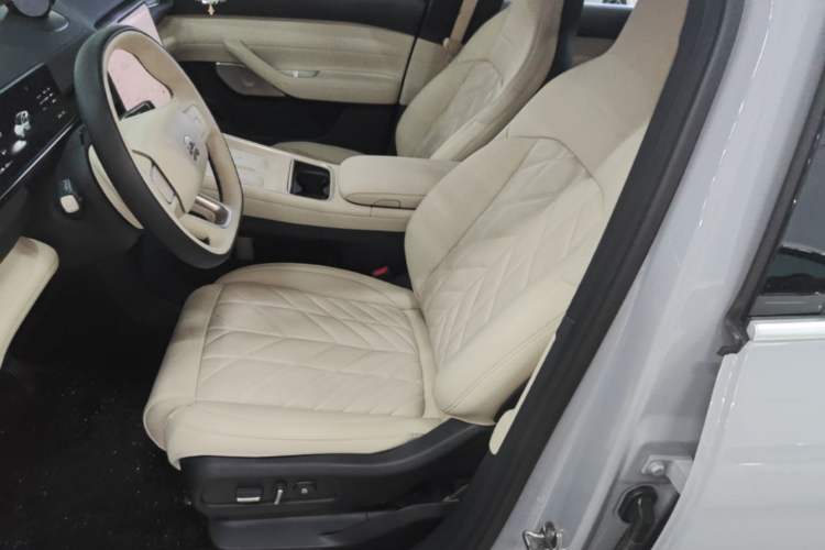 Used Nio EC6 2025 75 kWh Left Front Seat