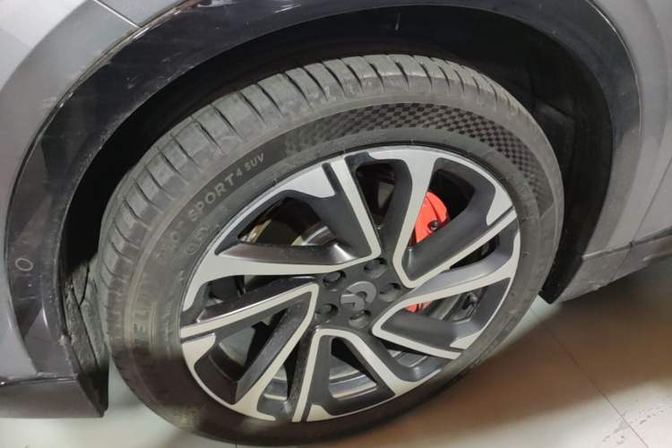 Used Nio EC6 2025 75 kWh Left Front Wheel Hub