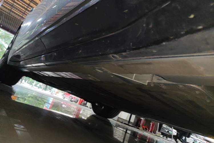 Used Nio EC6 2025 75 kWh Left Side Sill