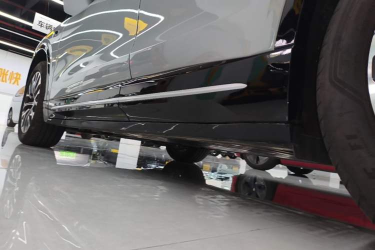Used Nio EC6 2025 75 kWh Left Side Sill