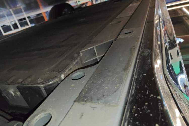 Used Nio EC6 2025 75 kWh Left Side Sill