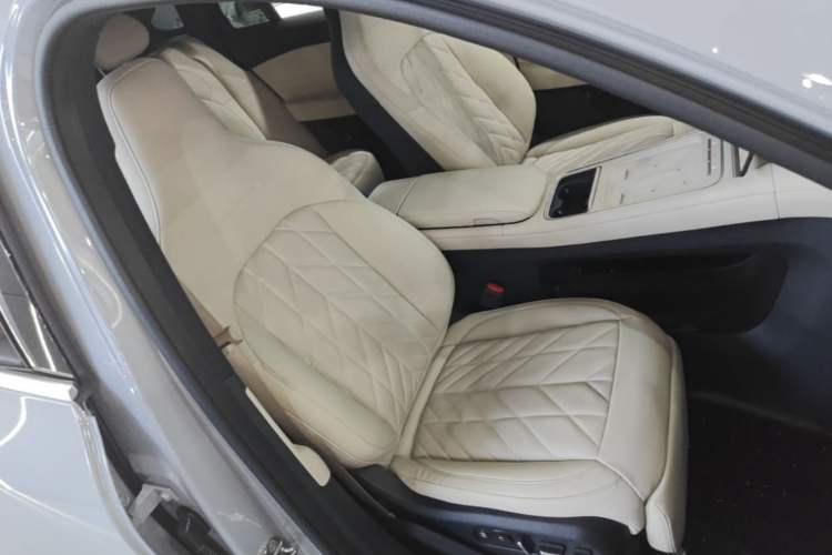 Used Nio EC6 2025 75 kWh Right Front Seat